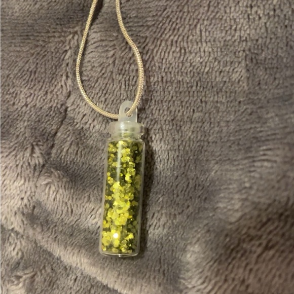 ✨Make a Wish✨ Gold Dust Necklace - Picture 3 of 4